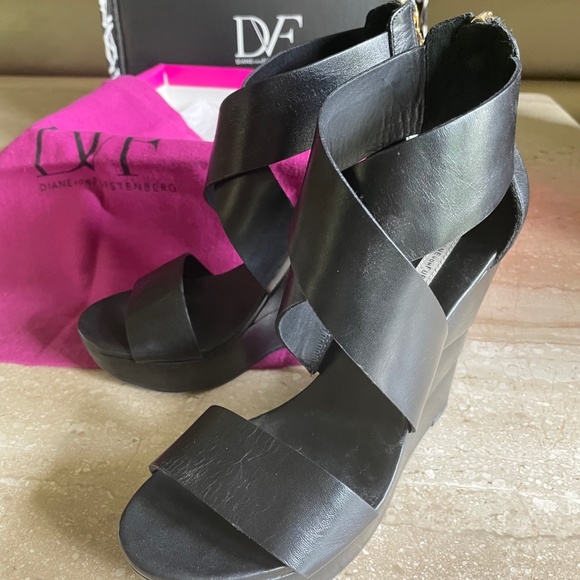 Diane Von Furstenberg DVF Opal Wedge Sandals Leather Criss Cross Size 7.5 - Picture 9 of 12